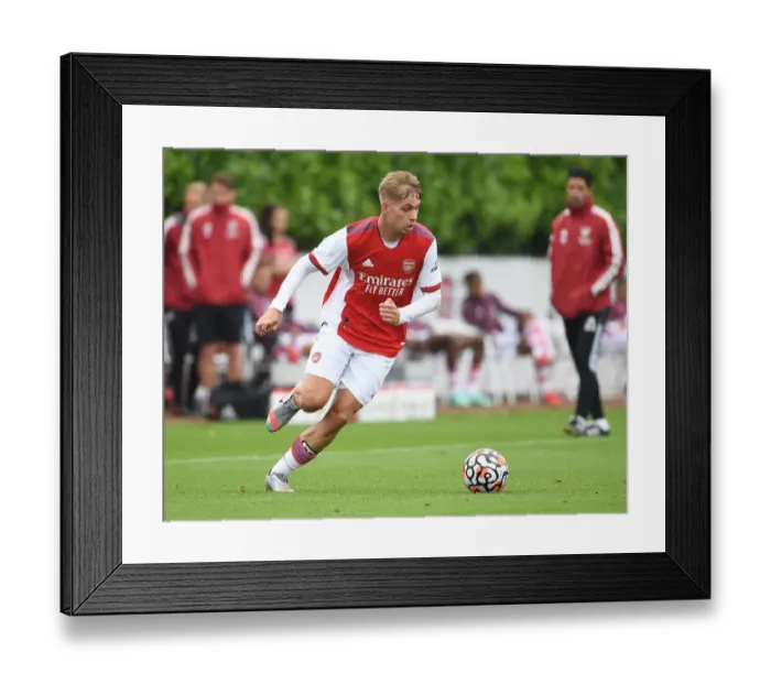 Framed Print : Arsenal's Emile Smith Rowe Shines in Pre-Season Friendly Against Millwall