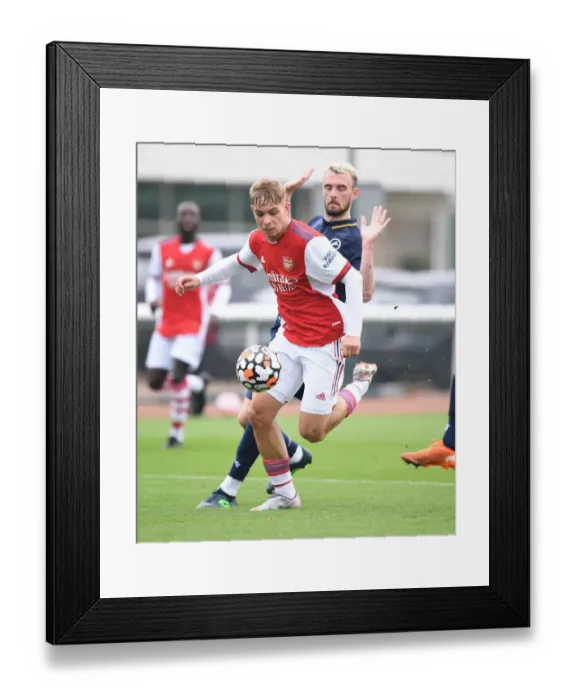 Framed Print : Emile Smith Rowe in Action: Arsenal's Pre-Season Battle against Millwall