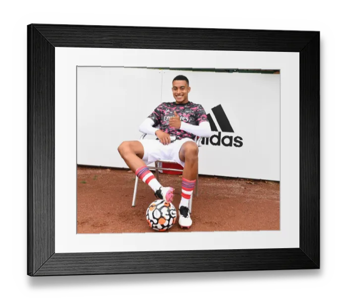 Framed Print : Arsenal's Miguel Azeez Prepares for Arsenal v Millwall Pre-Season Friendly
