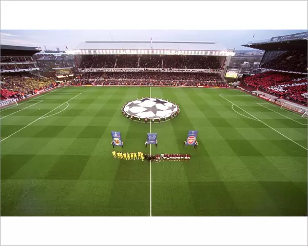 The Arsenal and Villarreal line up before the match, the last floodlit match at Highbury