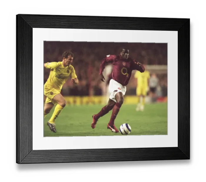 Framed Print : Emmanuel Eboue vs. Arruabarrena: Arsenal vs. Villarreal, Semi-Final 1st Leg, UEFA Champions League, Highbury, London, 19 / 4 / 06 Framed Print : Emmanuel Eboue vs. Arruabarrena: Arsenal vs. Villarreal, Semi-Final 1st Leg, UEFA Champions League, Highbury, London, 19 / 4 / 06