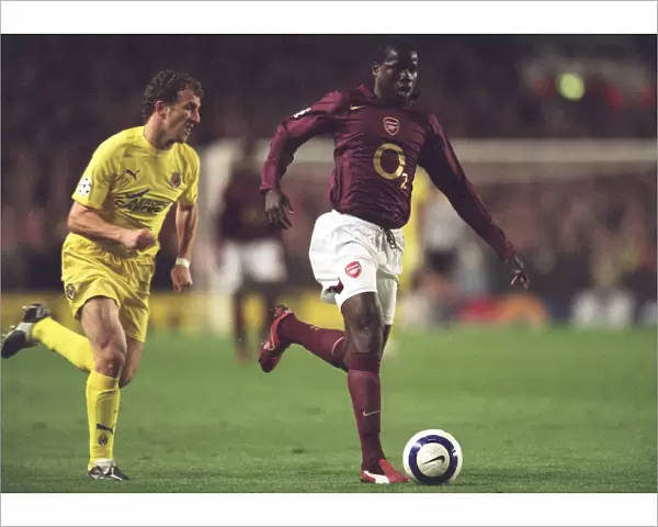 Emmanuel Eboue (Arsenal) Arruabarrena (Villarreal). Arsenal 1: 0 Villarreal