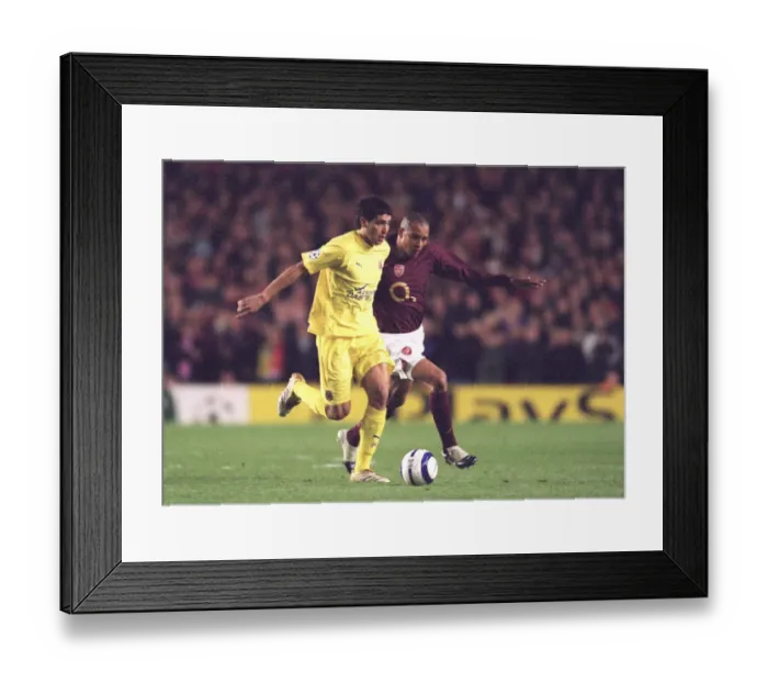 Framed Print : Gilberto (Arsenal) Riquelme (Villarreal). Arsenal 1: 0 Villarreal Framed Print : Gilberto (Arsenal) Riquelme (Villarreal). Arsenal 1: 0 Villarreal