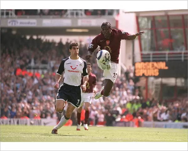 Emmanuel Adebayor (Arsenal) Satleri (Tottenham). Arsenal 1: 1 Tottenham Hotspur