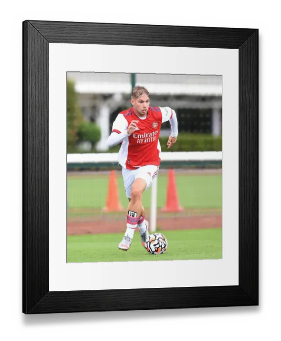 Framed Print : Arsenal's Emile Smith Rowe Shines in Pre-Season Friendly Against Watford Framed Print : Arsenal's Emile Smith Rowe Shines in Pre-Season Friendly Against Watford
