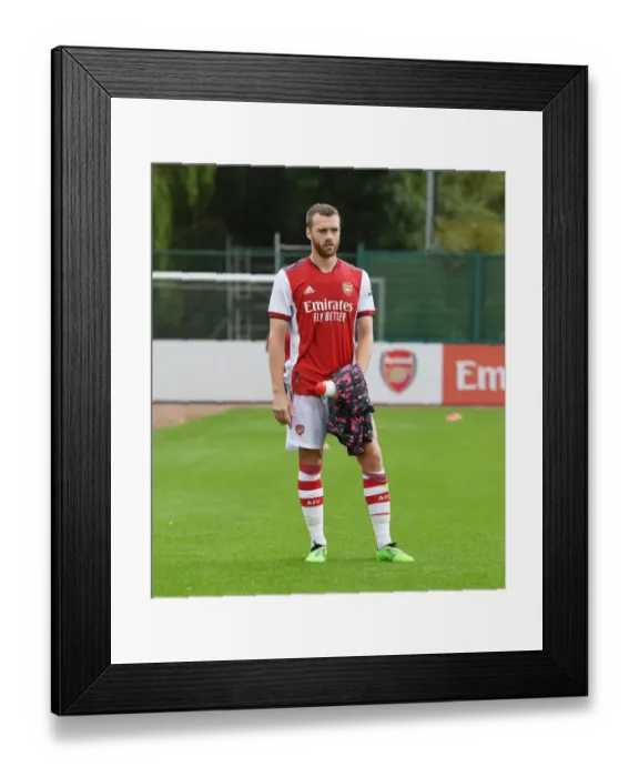 Framed Print : Arsenal's Calum Chambers Shines in Pre-Season: Arsenal vs. Watford (2021-22) Framed Print : Arsenal's Calum Chambers Shines in Pre-Season: Arsenal vs. Watford (2021-22)