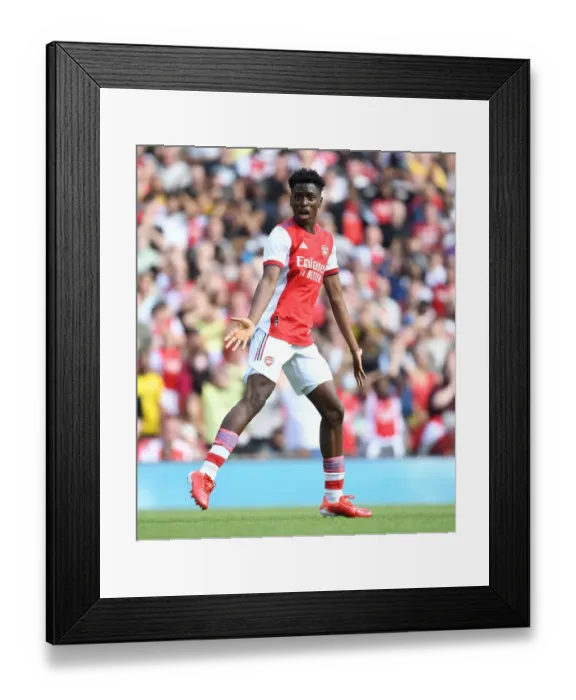 Framed Print : Arsenal vs. Chelsea: A Thrilling Pre-Season Clash at Emirates Stadium