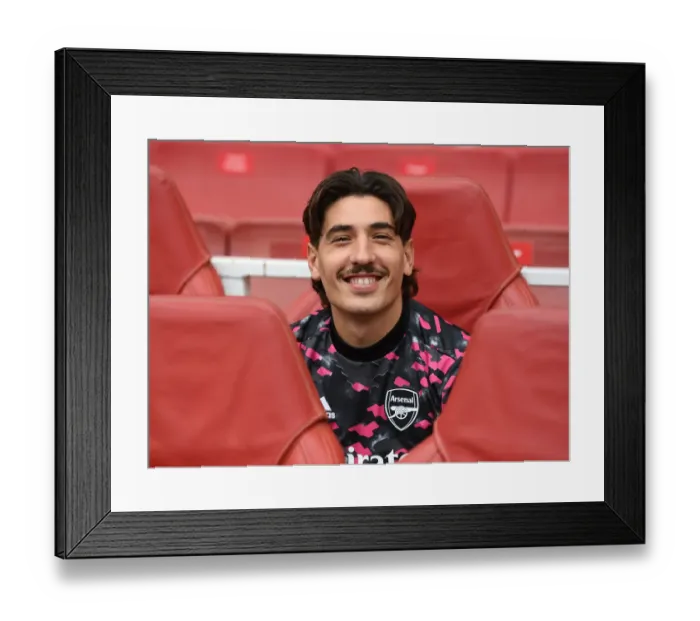 Framed Print : Arsenal vs Chelsea: The Mind-Game Begins - Hector Bellerin Focuses Ahead of Pre-Season Clash