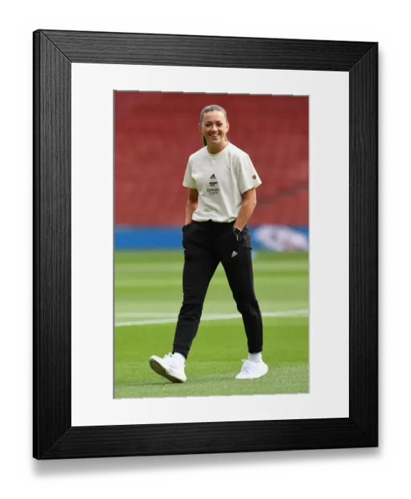 Framed Print : Arsenal's Katie McCabe Prepares for Arsenal Women vs Chelsea Women Showdown in Mind Series 2021-22