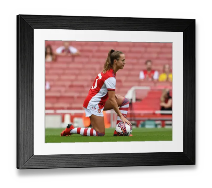 Framed Print : Arsenal's Lia Walti Kneels for Social Justice at Emirates Stadium: Arsenal Women vs Chelsea Women, 2021-22 Framed Print : Arsenal's Lia Walti Kneels for Social Justice at Emirates Stadium: Arsenal Women vs Chelsea Women, 2021-22