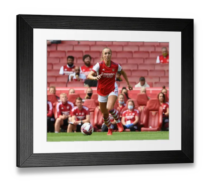 Framed Print : Arsenal's Lia Walti in Action: Arsenal Women vs Chelsea Women - Mind Series 2021-22 Framed Print : Arsenal's Lia Walti in Action: Arsenal Women vs Chelsea Women - Mind Series 2021-22