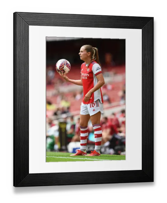 Framed Print : Arsenal's Noelle Maritz in Action: Arsenal Women vs. Chelsea Women, 2021-22 Season, Emirates Stadium