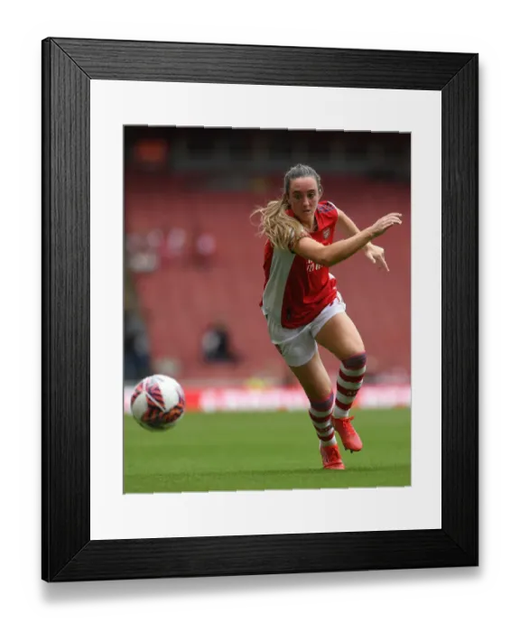 Framed Print : Arsenal Women vs Chelsea Women: Lisa Evans in Action - Mind Series 2021-22: A Football Battle at Emirates Stadium