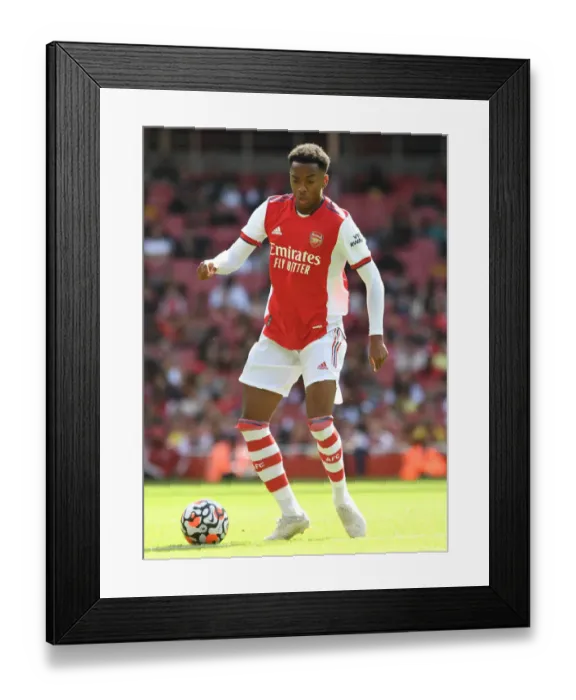 Framed Print : Arsenal vs Chelsea: The Battle of Minds - Pre-Season Clash at Emirates Stadium