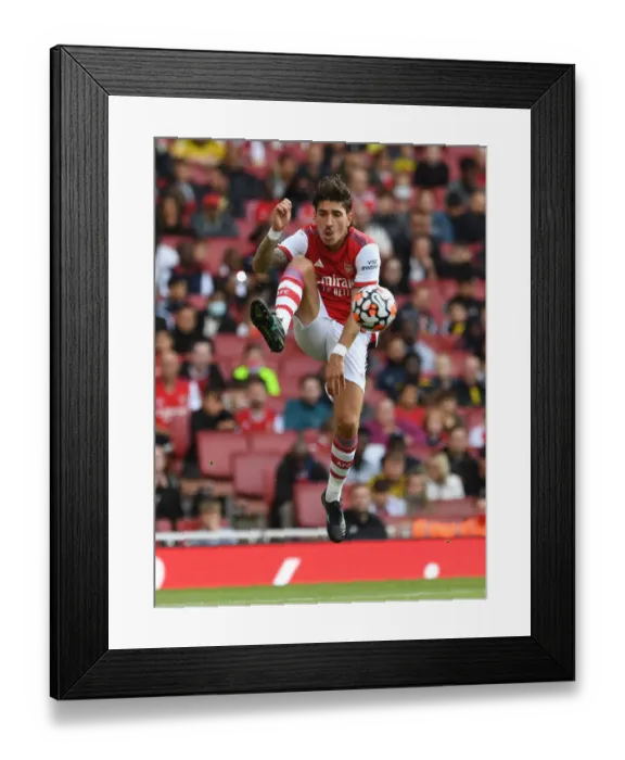 Framed Print : Arsenal vs Chelsea: The Battle of the Minds - Hector Bellerin Focuses at Emirates Stadium
