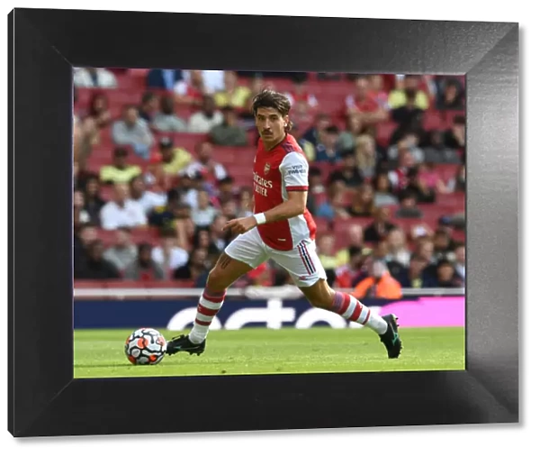 The Battle of the Minds: Hector Bellerin's Unwavering Concentration at the Emirates - Arsenal vs Chelsea Pre-Season Clash