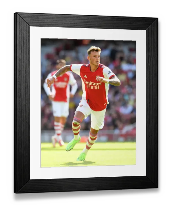Framed Print : Arsenal vs. Chelsea: The Mind-Gripping Clash at Emirates Stadium
