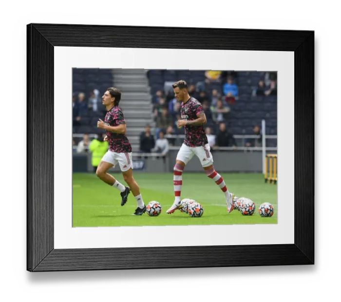Framed Print : Arsenal's Ben White Faces Off Against Tottenham Hotspur in The MIND Series 2021-22