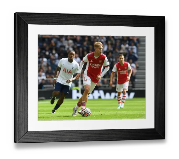 Framed Print : London Derby Showdown: Emile Smith Rowe in Action for Arsenal against Tottenham Hotspur