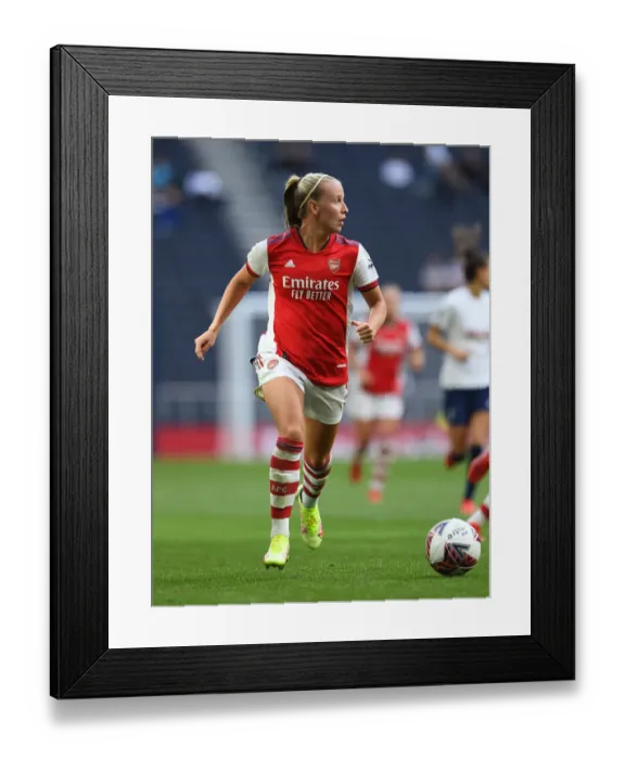 Framed Print : London Derby Showdown: Beth Mead Goes Head-to-Head with Tottenham Women in Arsenal's MIND Series Match