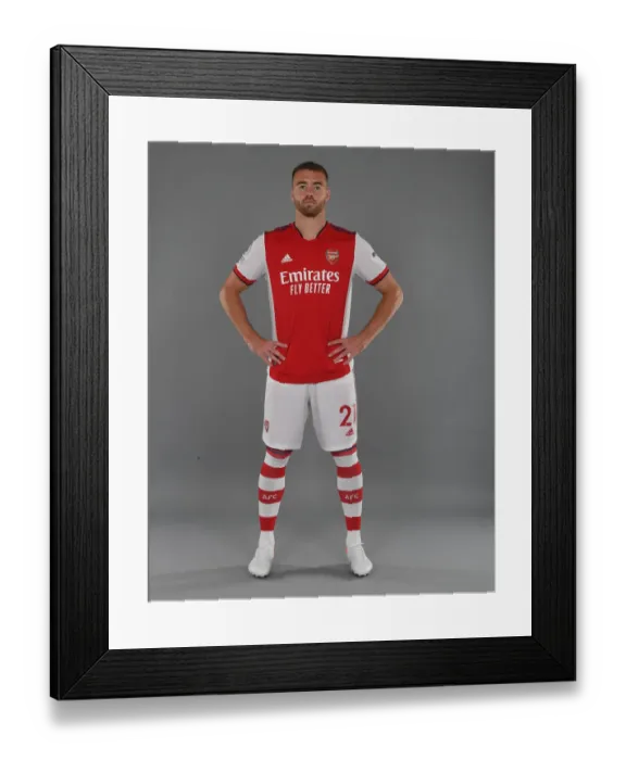 Framed Print : Arsenal's Calum Chambers Training Ahead of 2021-22 Season Framed Print : Arsenal's Calum Chambers Training Ahead of 2021-22 Season