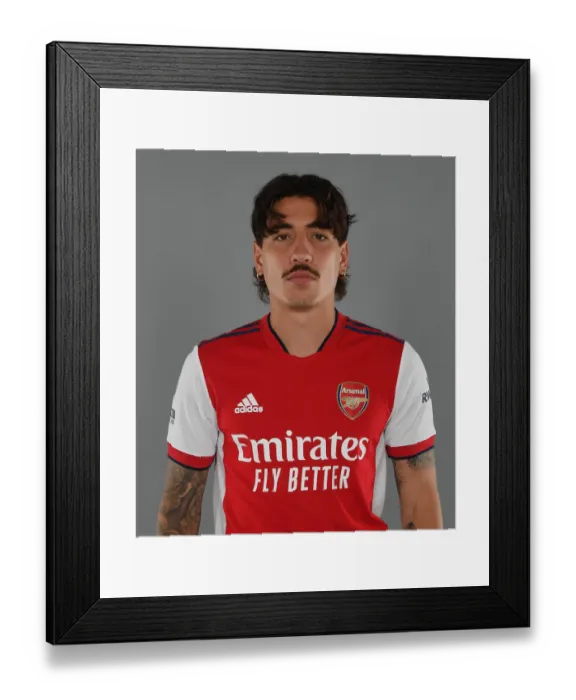 Framed Print : Arsenal's Hector Bellerin Gears Up for 2021-22 Season at London Colney Training Ground Framed Print : Arsenal's Hector Bellerin Gears Up for 2021-22 Season at London Colney Training Ground
