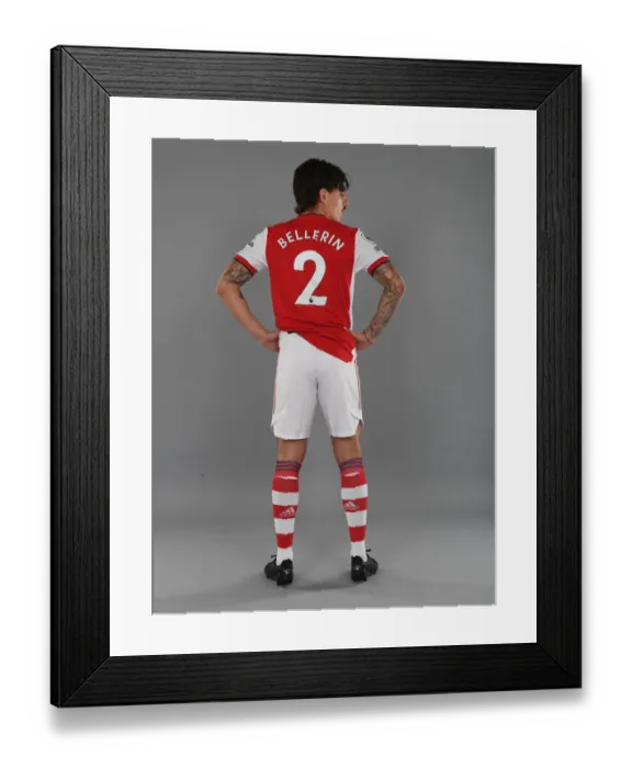 Framed Print : Arsenal Football Club: 2021-22 Team Photocall - Hector Bellerin