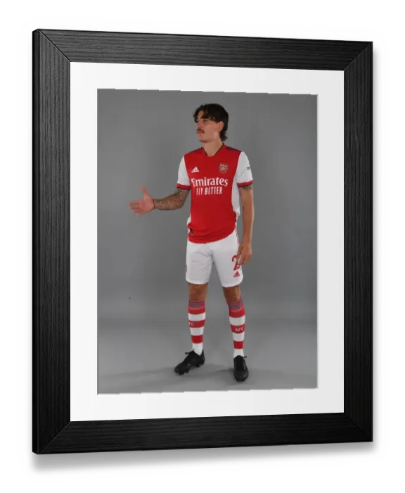 Framed Print : Hector Bellerin Gears Up for Arsenal's 2021-22 Season at London Colney Training Ground Framed Print : Hector Bellerin Gears Up for Arsenal's 2021-22 Season at London Colney Training Ground