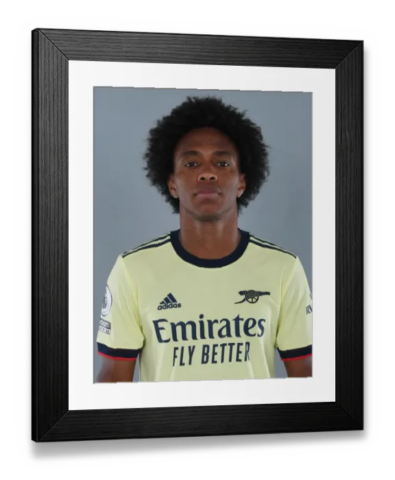 Framed Print : Willian Kicks Off Arsenal's 2021-22 Season Training Framed Print : Willian Kicks Off Arsenal's 2021-22 Season Training