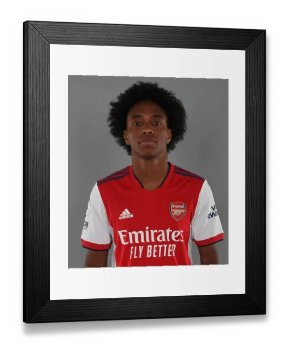 Framed Print : Arsenal's Willian at 2021-22 Team Photocall Framed Print : Arsenal's Willian at 2021-22 Team Photocall