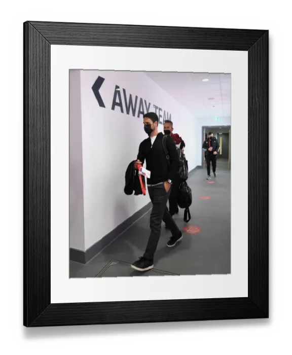Framed Print : Mikel Arteta Before Brentford vs Arsenal Premier League Clash (2021-22) Framed Print : Mikel Arteta Before Brentford vs Arsenal Premier League Clash (2021-22)