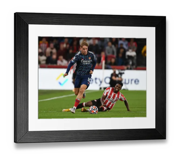 Framed Print : Emile Smith Rowe's Electrifying Run: Arsenal's Thrilling Victory over Brentford Framed Print : Emile Smith Rowe's Electrifying Run: Arsenal's Thrilling Victory over Brentford