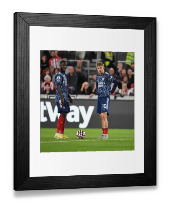 Framed Print : Pepe and Smith Rowe in Action: Brentford vs. Arsenal, 2021-22 Premier League