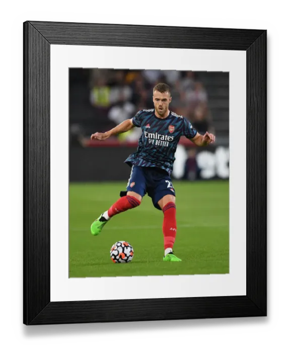 Framed Print : Calum Chambers in Action: Arsenal vs. Brentford (2021-22)