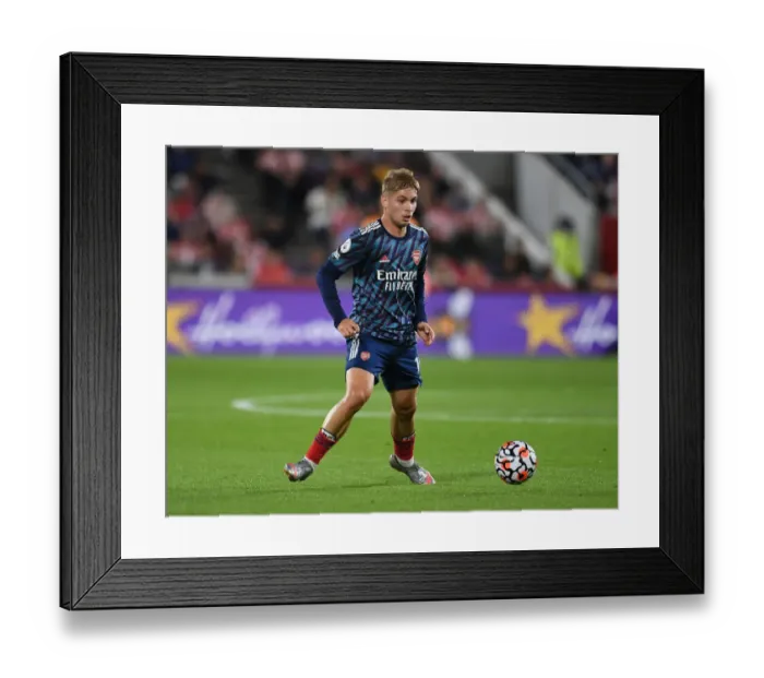 Framed Print : Emile Smith Rowe Shines: Brentford vs Arsenal, 2021-22 Premier League - Standout Performance