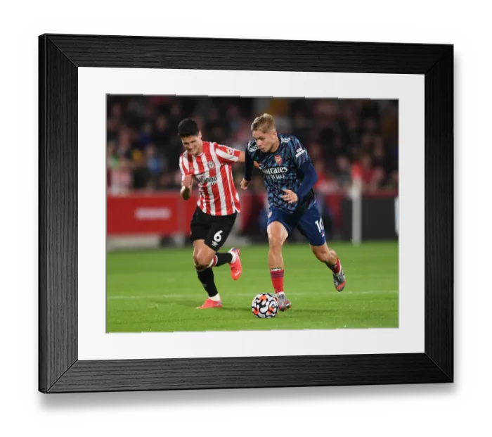 Framed Print : Intense Battle: Emile Smith Rowe vs. Christian Norgaard - Brentford vs. Arsenal Premier League Clash, 2021-22 Framed Print : Intense Battle: Emile Smith Rowe vs. Christian Norgaard - Brentford vs. Arsenal Premier League Clash, 2021-22