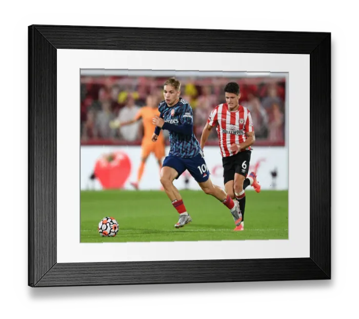 Framed Print : Emile Smith Rowe vs Christian Norgaard Clash: Brentford vs Arsenal, Premier League 2021-22