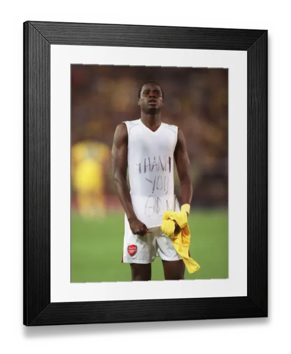Framed Print : Emmanuel Eboue (Arsenal) celebrates at the end of the match Framed Print : Emmanuel Eboue (Arsenal) celebrates at the end of the match