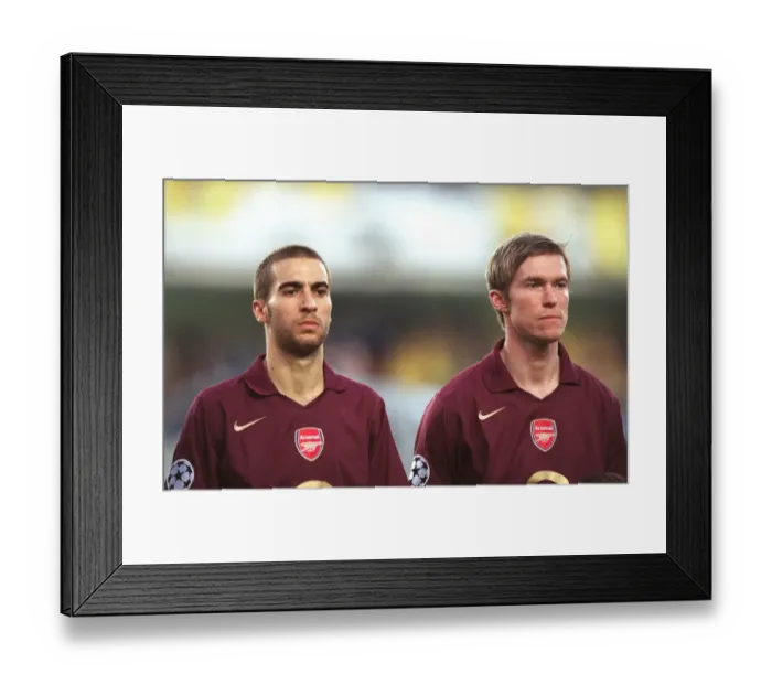Framed Print : Alex Hleb and Mathieu Flamini (Arsenal) line up before the match Framed Print : Alex Hleb and Mathieu Flamini (Arsenal) line up before the match