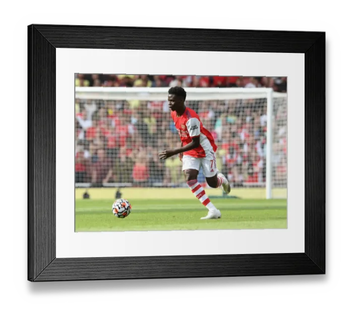 Framed Print : Bukayo Saka in Action: Arsenal vs. Chelsea, Premier League 2021-22 Framed Print : Bukayo Saka in Action: Arsenal vs. Chelsea, Premier League 2021-22