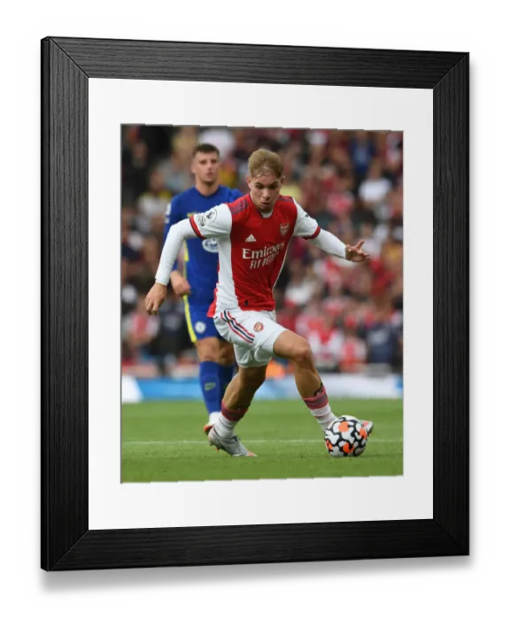 Framed Print : Emile Smith Rowe Shines: Arsenal's Standout Performance Against Chelsea, Premier League 2021-22 Framed Print : Emile Smith Rowe Shines: Arsenal's Standout Performance Against Chelsea, Premier League 2021-22