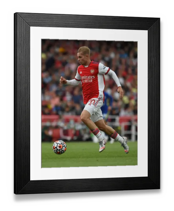 Framed Print : Arsenal's Emile Smith Rowe in Action against Chelsea - Premier League 2021-22 Framed Print : Arsenal's Emile Smith Rowe in Action against Chelsea - Premier League 2021-22