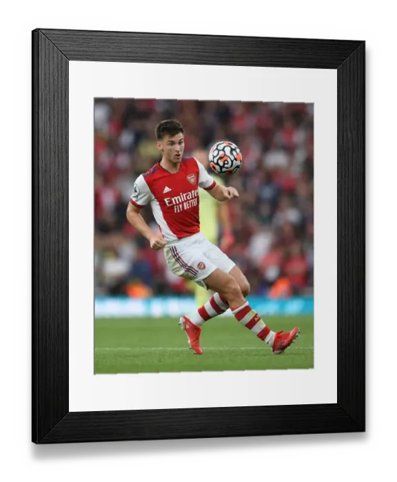 Framed Print : Arsenal vs Chelsea: Kieran Tierney in Action at the Emirates Stadium (2021-22) Framed Print : Arsenal vs Chelsea: Kieran Tierney in Action at the Emirates Stadium (2021-22)
