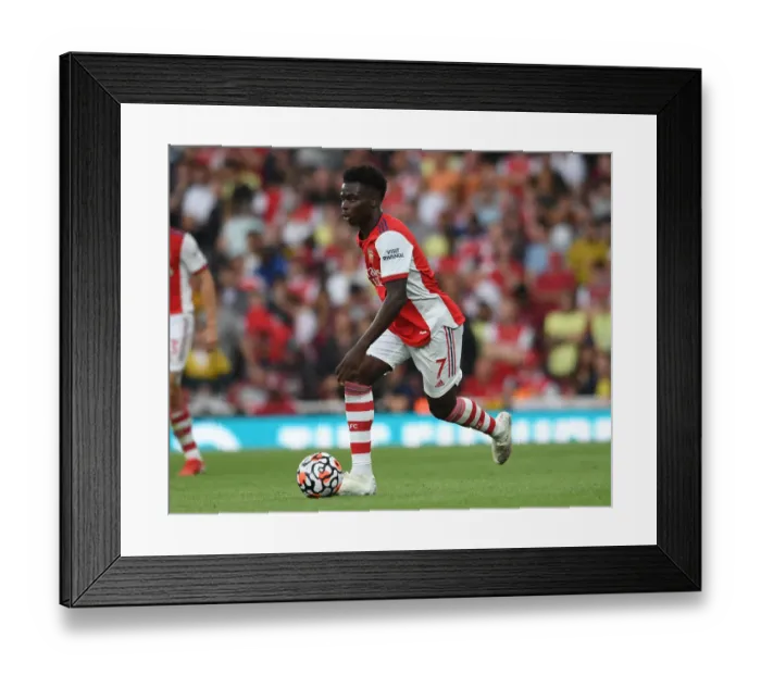 Framed Print : Arsenal's Bukayo Saka in Action against Chelsea - Premier League 2021-22 Framed Print : Arsenal's Bukayo Saka in Action against Chelsea - Premier League 2021-22