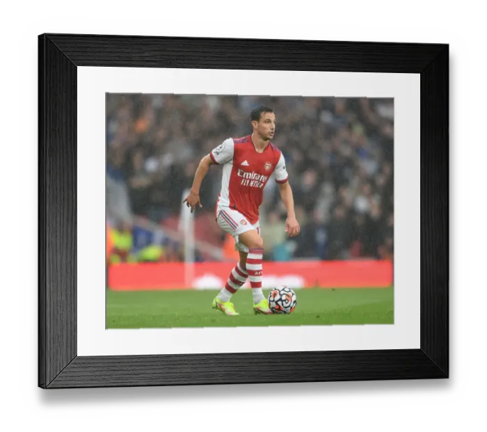 Framed Print : Arsenal vs. Chelsea: Battle at the Emirates - 2021-22 Premier League Framed Print : Arsenal vs. Chelsea: Battle at the Emirates - 2021-22 Premier League