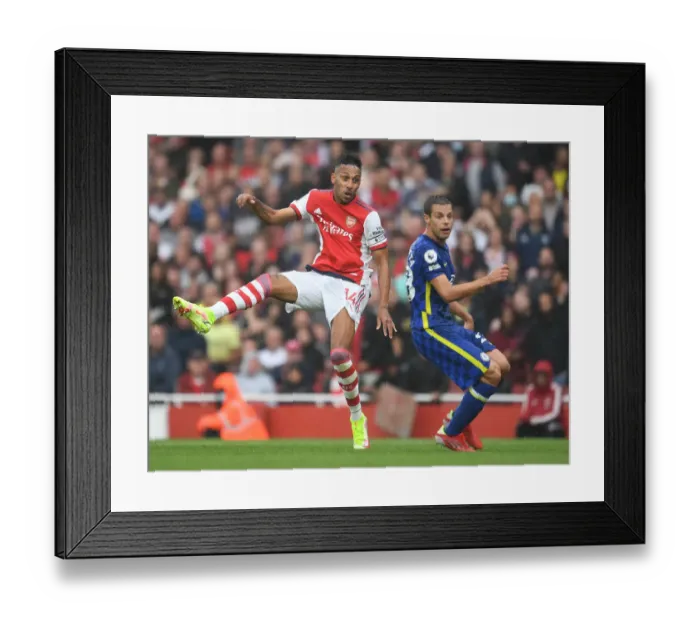Framed Print : Arsenal's Aubameyang Faces Off Against Chelsea's Azpilicueta in 2021-22 Premier League Clash