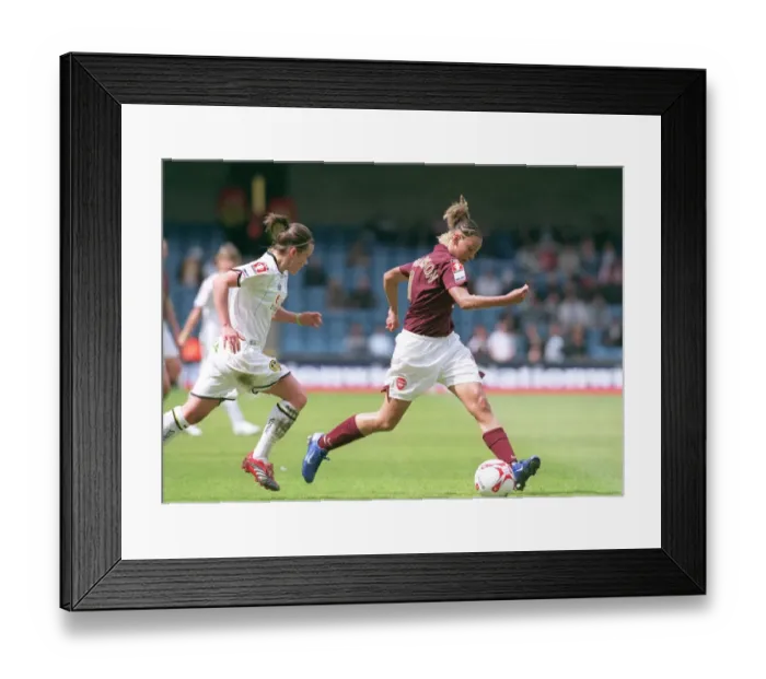 Framed Print : Lianne Sanderson (Arsenal). Arsenal Ladies 5: 0 Leeds United Ladies