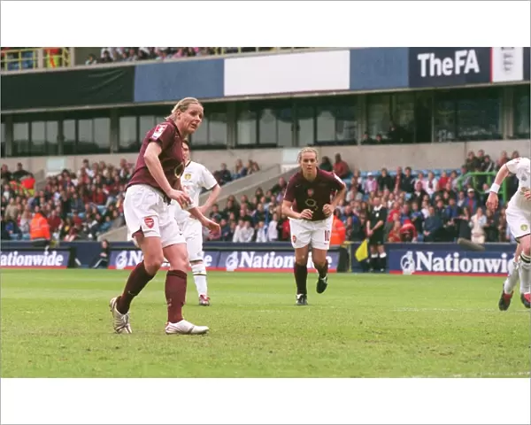 Kelly Smith scores Arsenals 4th goal from the penalty spot