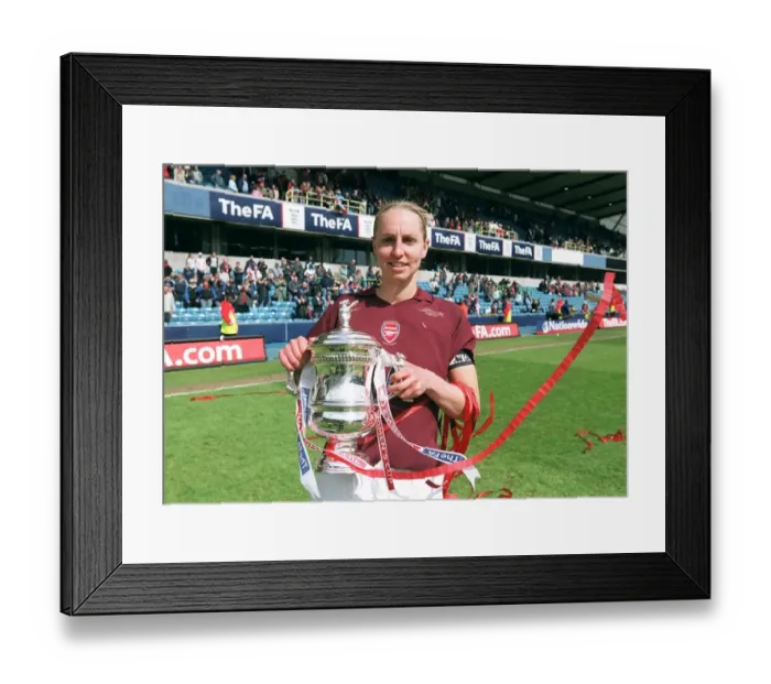 Framed Print : Faye White (Arsenal) with the FA Cup. Arsenal Ladies 5: 0 Leeds United Ladies Framed Print : Faye White (Arsenal) with the FA Cup. Arsenal Ladies 5: 0 Leeds United Ladies