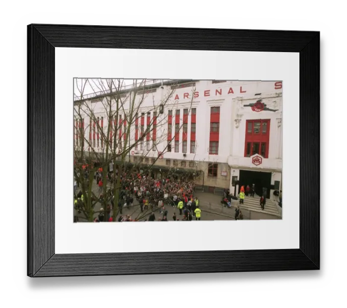 Framed Print : Arsenal Fans Gather Outside Highbury for Team Arrival vs West Bromwich Albion, FA Premiership (2006) Framed Print : Arsenal Fans Gather Outside Highbury for Team Arrival vs West Bromwich Albion, FA Premiership (2006)